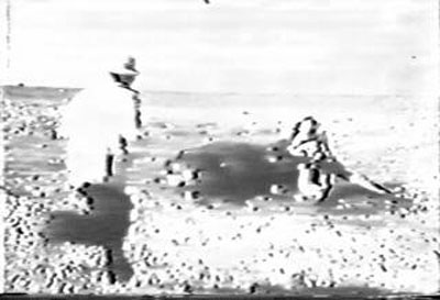 1954ǯ²¡¤µ¤¨¤Ä¤±¤é¤ì¤¿µí¤È¥«¥á¥é¥Þ¥ó.jpg