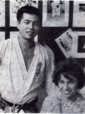 中村忠ベアトリス・ヤング.jpg