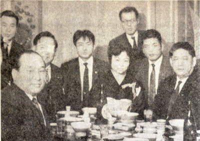 大山倍達と黒崎健時.jpg