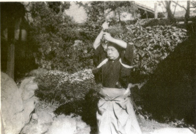 河上利治2.jpg