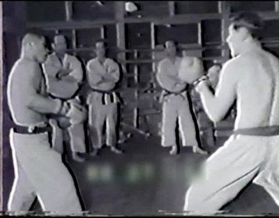 大山道場グローブ組手2.jpg