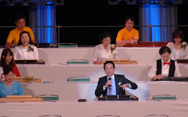 琴伝流大正琴全国大会(親子グループと飛び入りの宮本隆治さん)