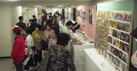 琴伝流大正琴全国大会(展示コーナー「大正100年館」)