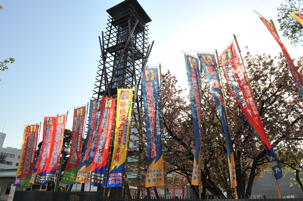 琴伝流大正琴第30回記念全国大会(会場前を飾った幟)
