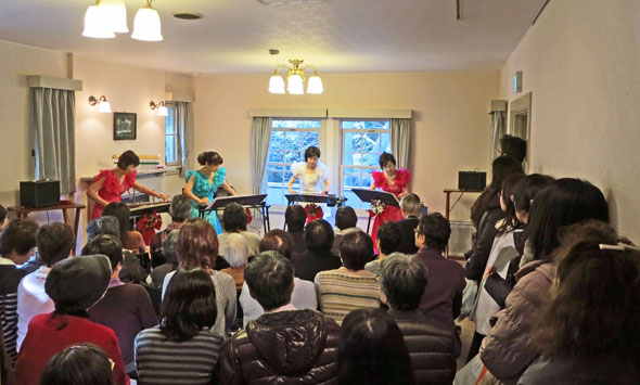 山手234番館「世界のクリスマス」大正琴演奏1