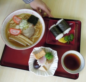 加登長さんのラーメンセット