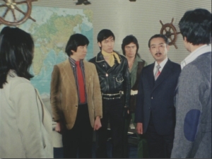 逮捕された