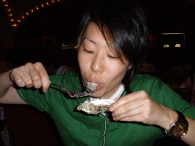 牡蠣食べる