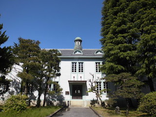 滋賀大学の彦根キャンパスの講堂