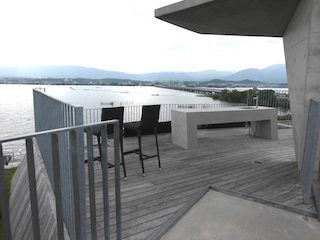 セトレマリーナびわ湖の屋上からの琵琶湖大橋の景色
