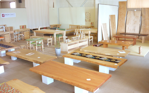ヒノキクラフト家具の展示
