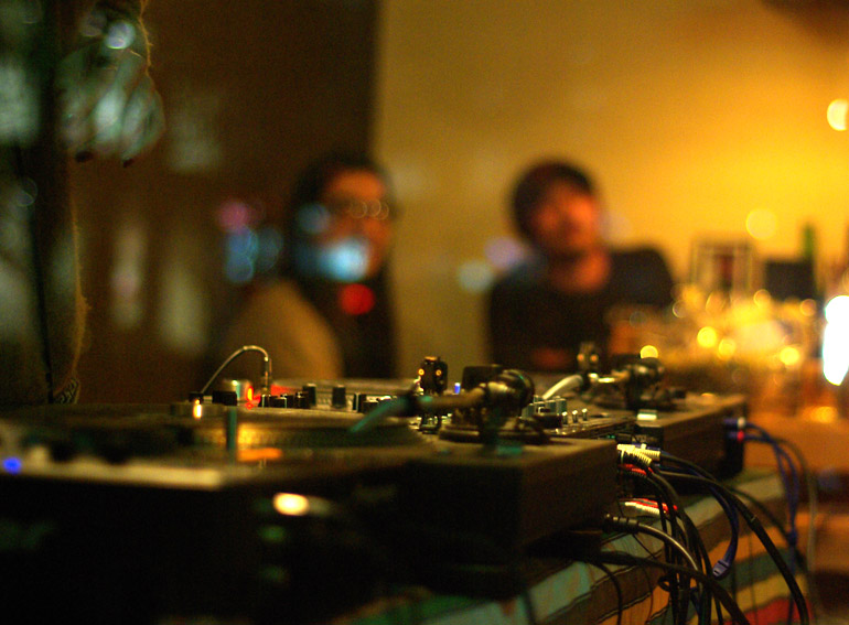 AGOLA | party