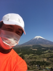 愛鷹山、富士山バックに☆18-4-28