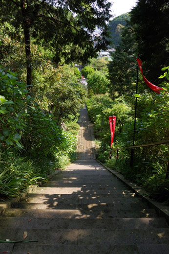 岩殿寺の長い階段