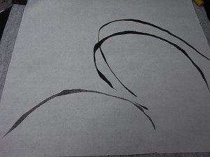 紙・筆と画蘭