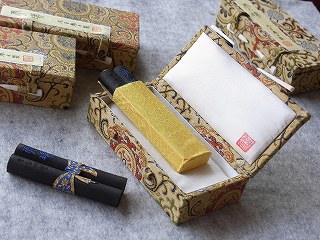 古梅園製墨の御墨を販売しております。古梅園製墨販売部でござい