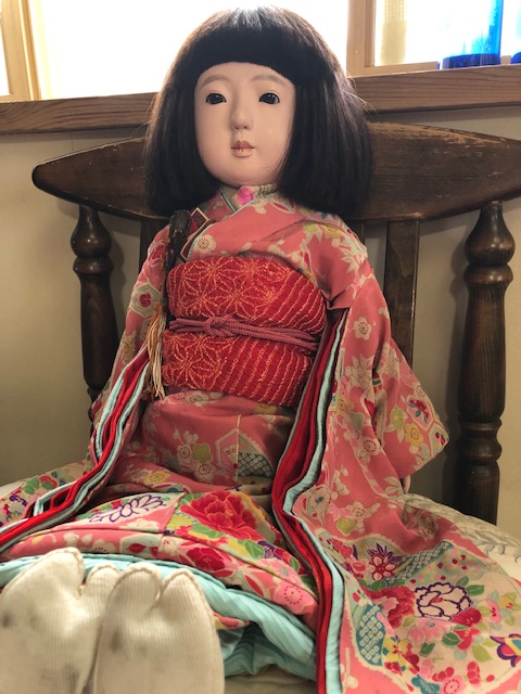 市松人形　訳ありペア　大きな子銘あり　特大68センチと49センチ 市松人形 訳ありペア 大きな子銘あり 特大68センチと49センチ