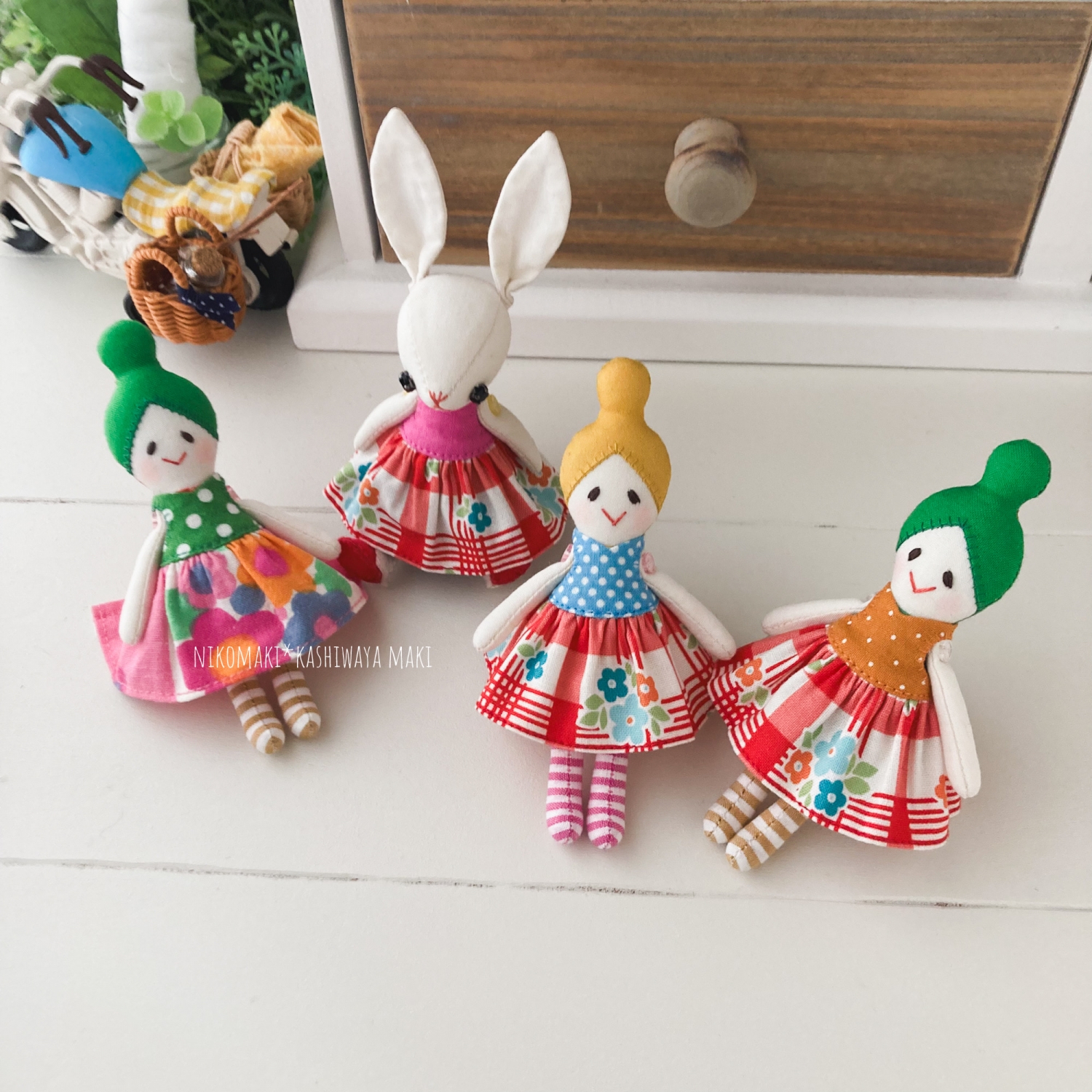 小さいお団子ちゃんのぬいるぐみと苺のかぶり物 / Odango-chan 小さいお団子ちゃんのぬいるぐみと苺のかぶり物 / Odango-chan