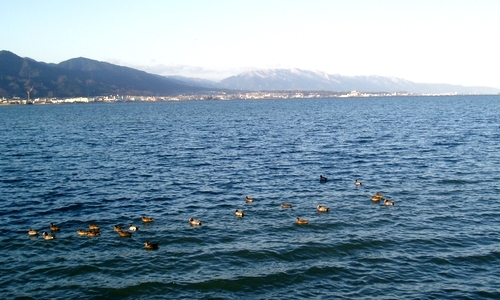 琵琶湖と比良山