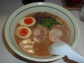 豚骨ラーメン+煮たまご