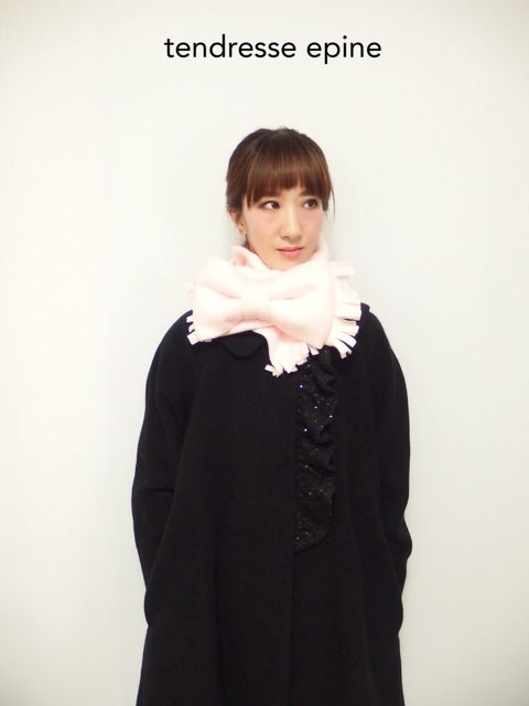 大人可愛い上品リボンマフラー 着用写真
