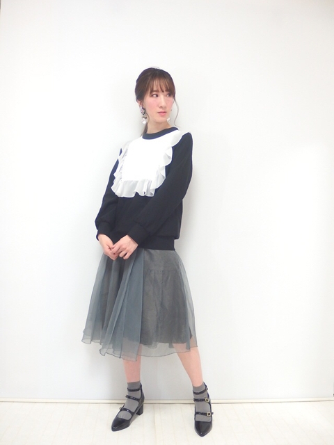 大人ガーリー,メイド風のトップス,通販,大人ロリータ,フリルプルオーバー,コーディネート