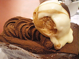 ダブルチョコレートケーキ