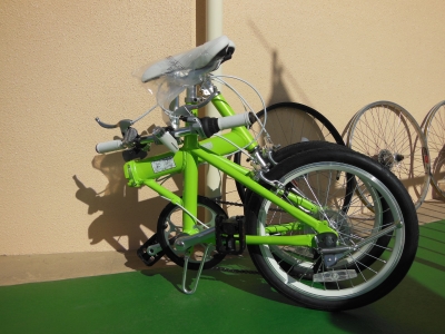 スニーカーシリーズでは最上位 ...
