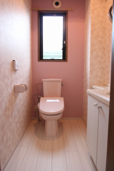 リフォーム事例 壁紙を張り替えて やさしいフローラルエレガントなトイレ といれたすブログ