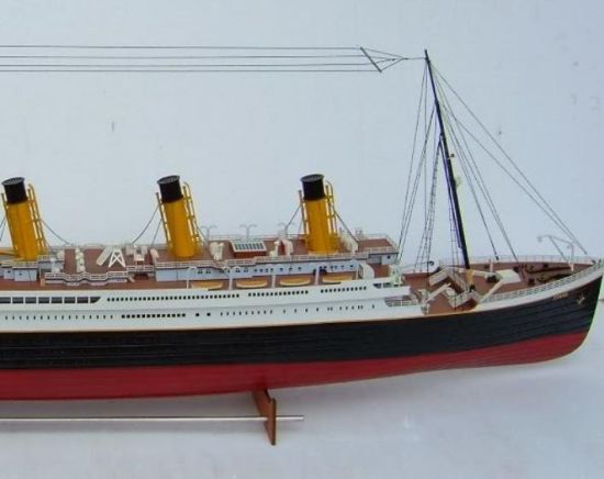 ★タイタニック　全長80.5センチ　1/325　スケール　ラジコン　新品　送料込 ☆タイタニック 全長80.5センチ 1/325 スケール ラジコン 新品
