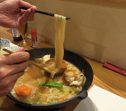 GWゴールデンウィーク山梨観光郷土料理店おすすめほうとう本物の味地元の人が食べる