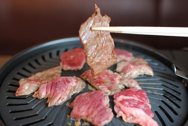 個室あり大阪寝屋川市京阪本線香里園駅周辺人気の質の良い焼き肉しゃぶしゃぶカニ食べ放題。家族連れや友達同士にオススメ