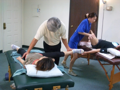 MR KANAI Hip Flexor Strech