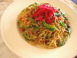 ゴーヤと桜海老の塩焼きそば