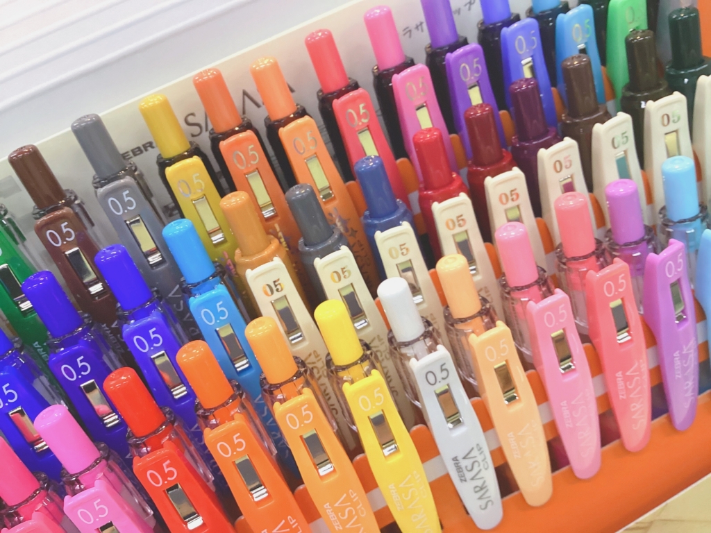 濃いボールペン」といえば「サラサ」！愛され続けて20周年☆数量限定
