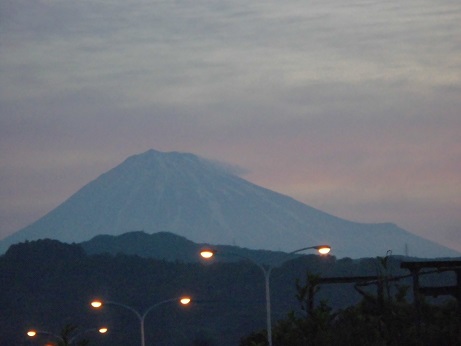 4/30 5時前の富士山