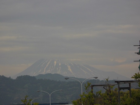 4/30 8時半過ぎの富士山