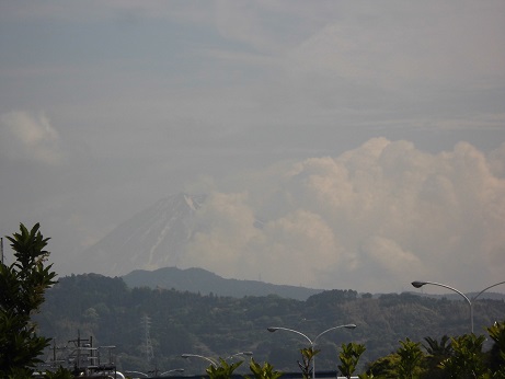 5/7 9時半前の富士山