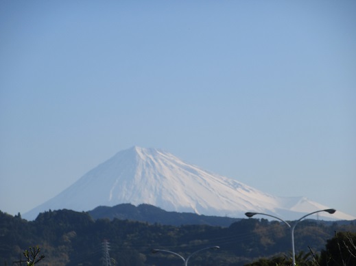4/16 7時半前の富士山