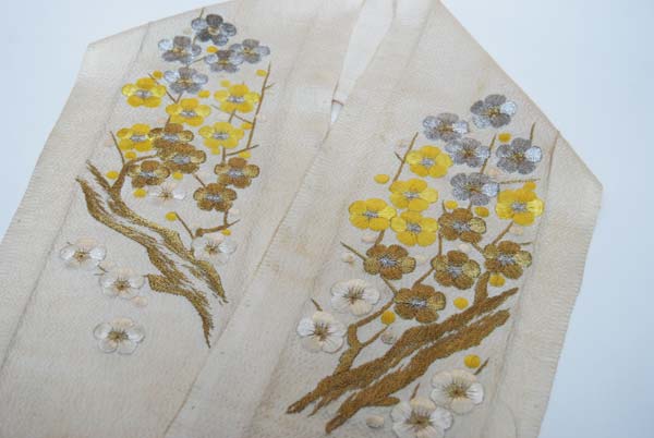 豪華な日本刺繍のアンティーク半衿、入荷です！ | kimono sarasa