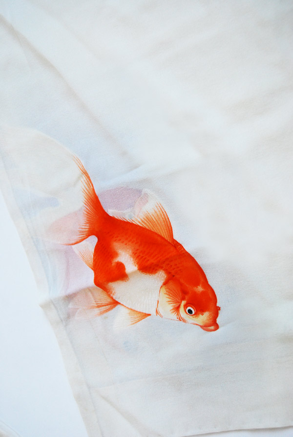 5/4（月）新入荷商品販売！ レアモチーフ！ 金魚刺繍半襟＆絵羽