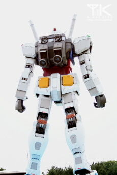 等身大ガンダム 後ろ姿