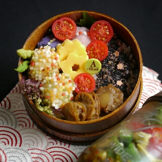 エビしんじょもどきとホタテの佃煮弁当