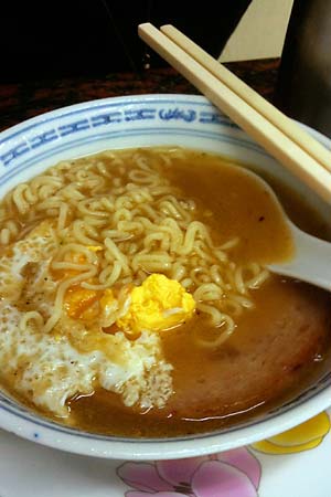 インスタントラーメン