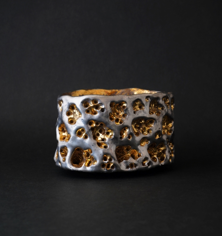 現代陶芸家 石山哲也のアート作品『 金と銀のいし』