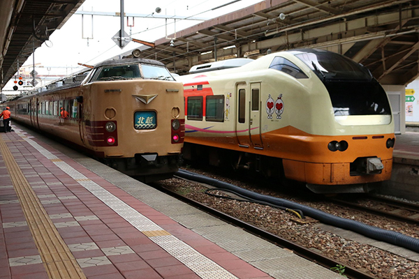 E653系