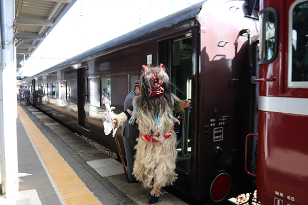 レトロこまち号