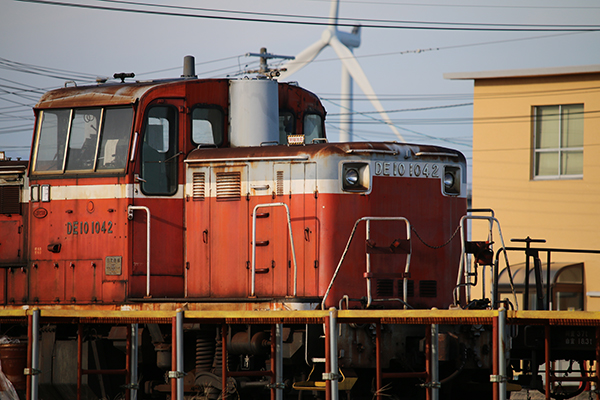 JRF広島のDE10-1042が秋田港へ | 親子鉄&秋田の鉄道ブログ JRF広島のDE10-1042が秋田港へ | 親子鉄&秋田の鉄道ブログ