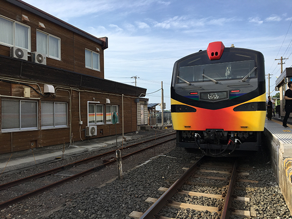 深浦駅