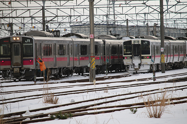 719系秋田色